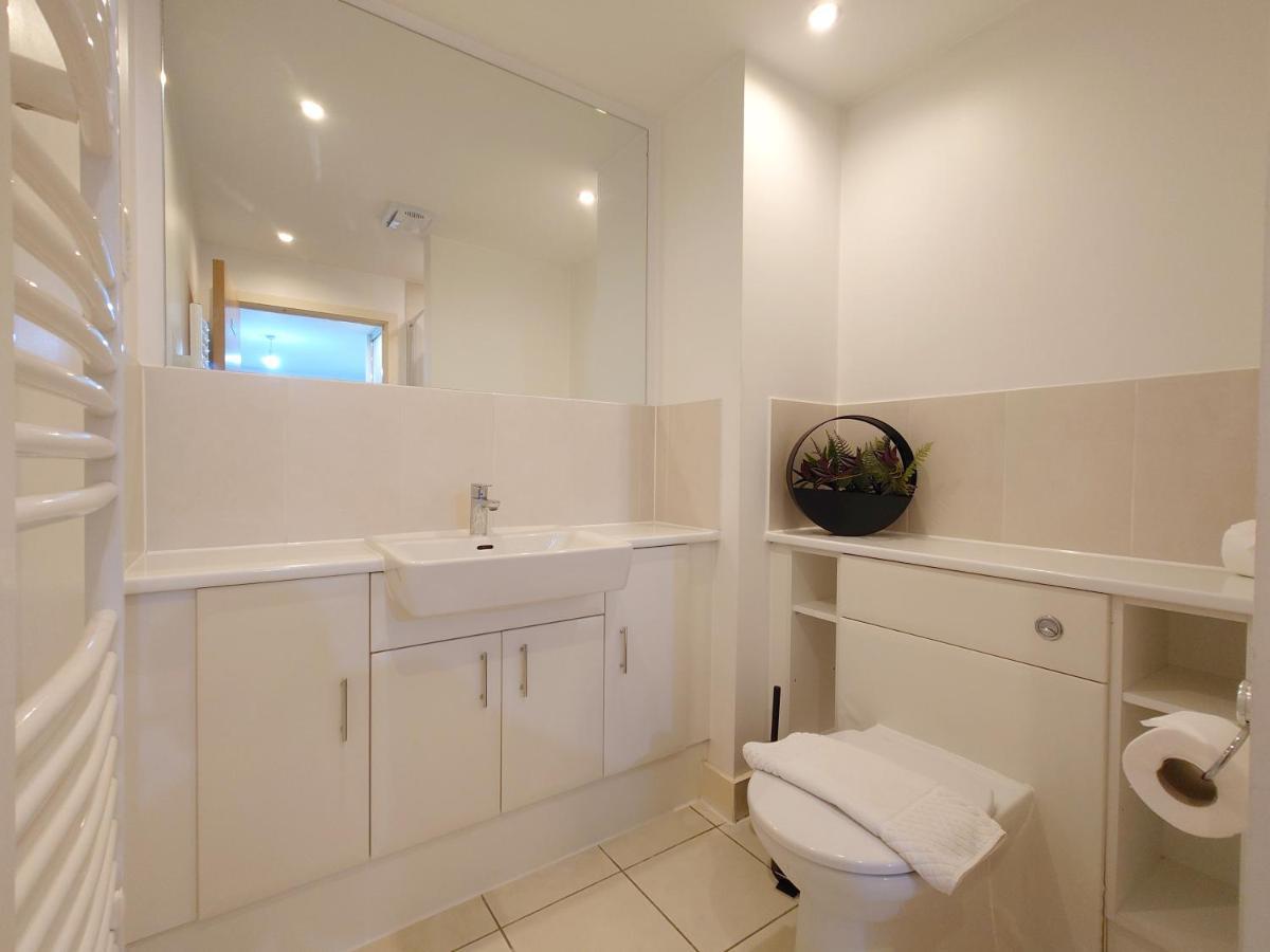 Apartment Free Parking - Serviced Two Bed London Docklands *