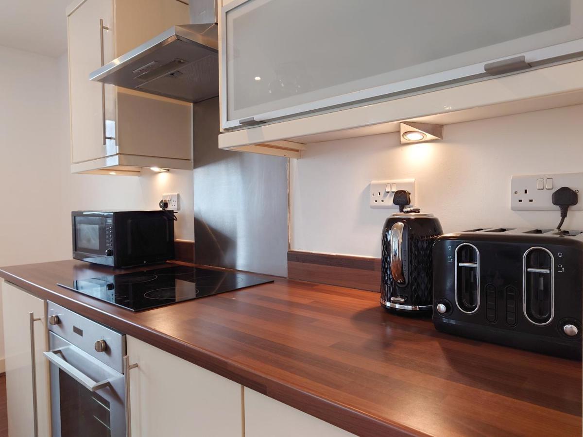 Free Parking - Serviced Two Bed London Docklands Apartment Beckton