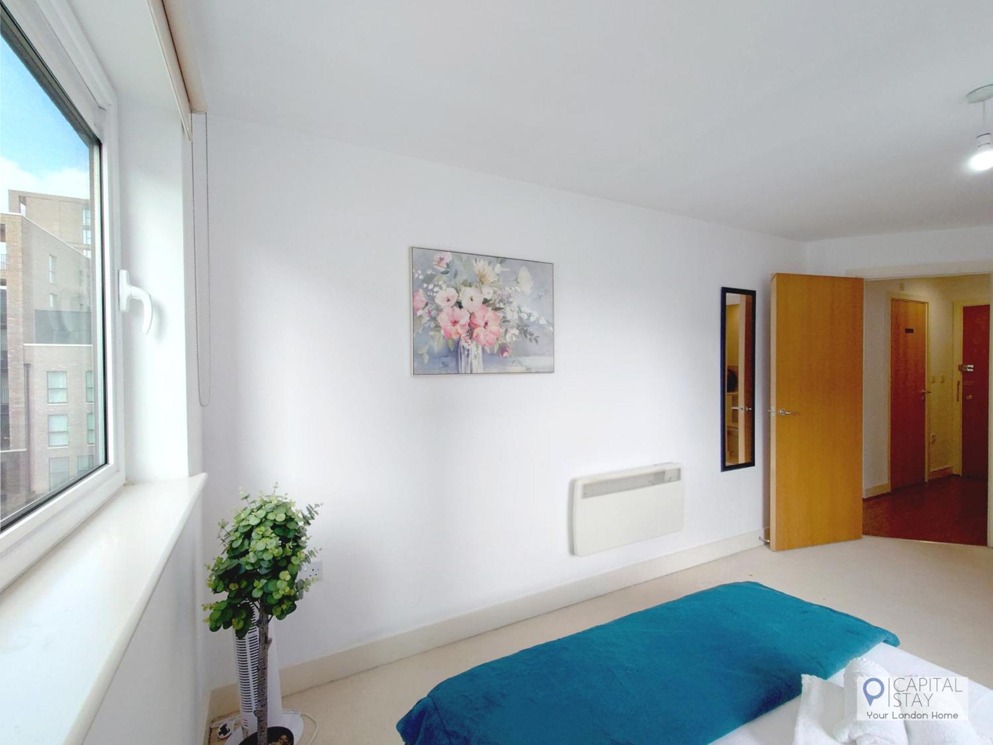Free Parking - Serviced Two Bed London Docklands