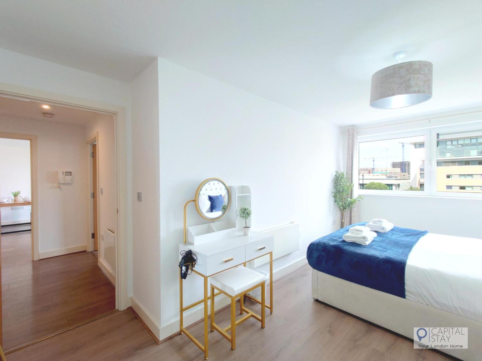 Free Parking - Serviced Two Bed London Docklands Beckton