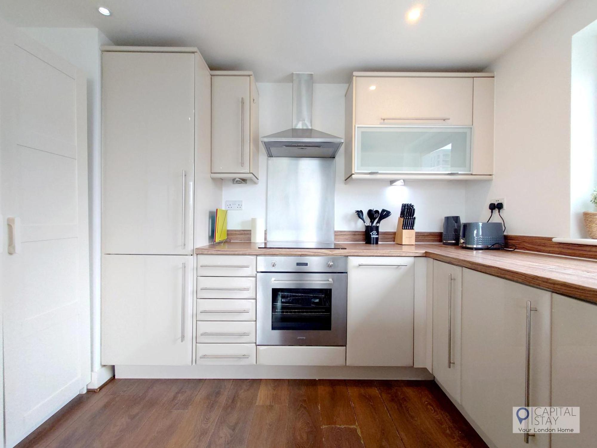 Free Parking - Serviced Two Bed London Docklands Beckton