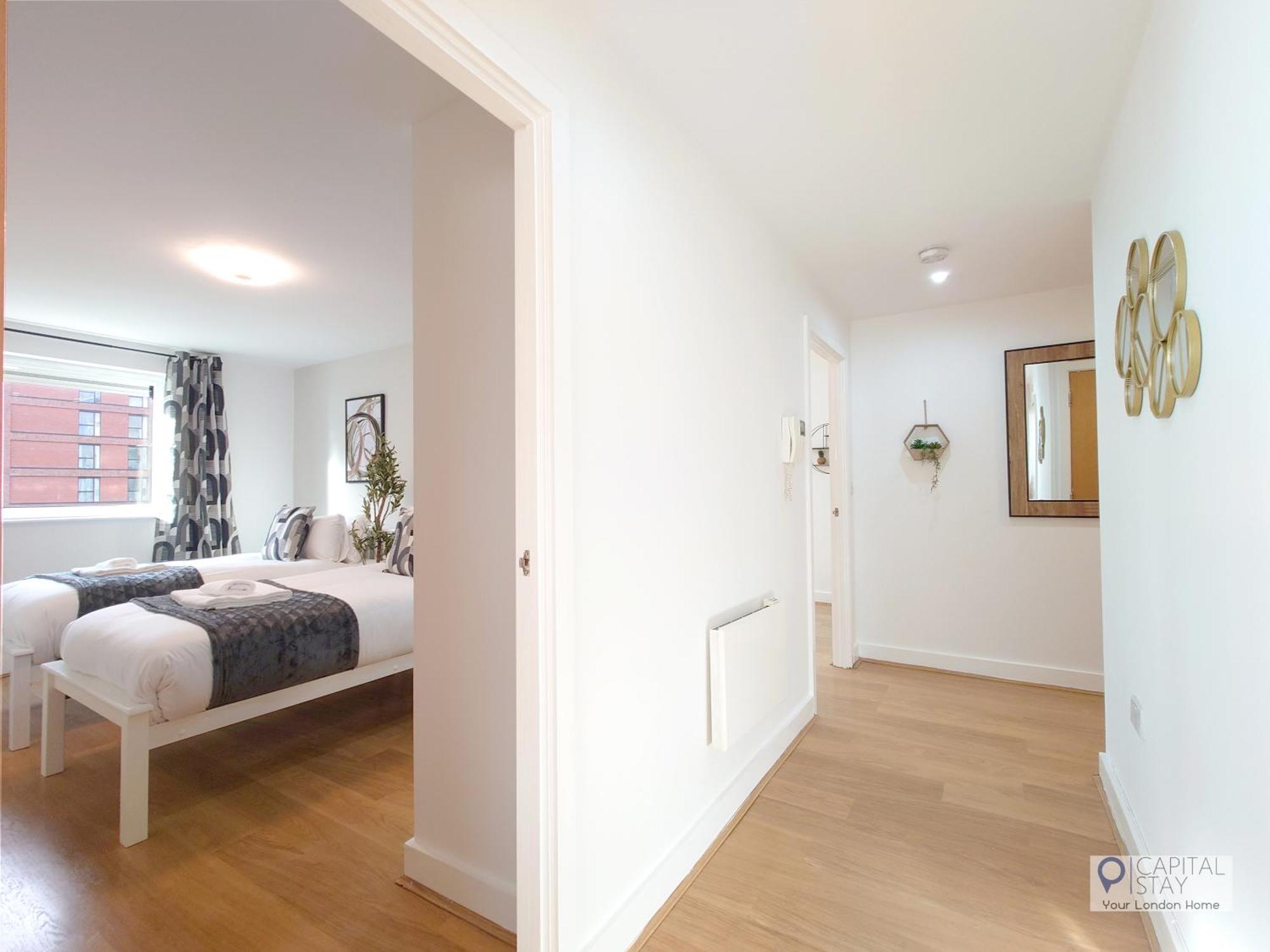 Free Parking - Serviced Two Bed London Docklands Beckton