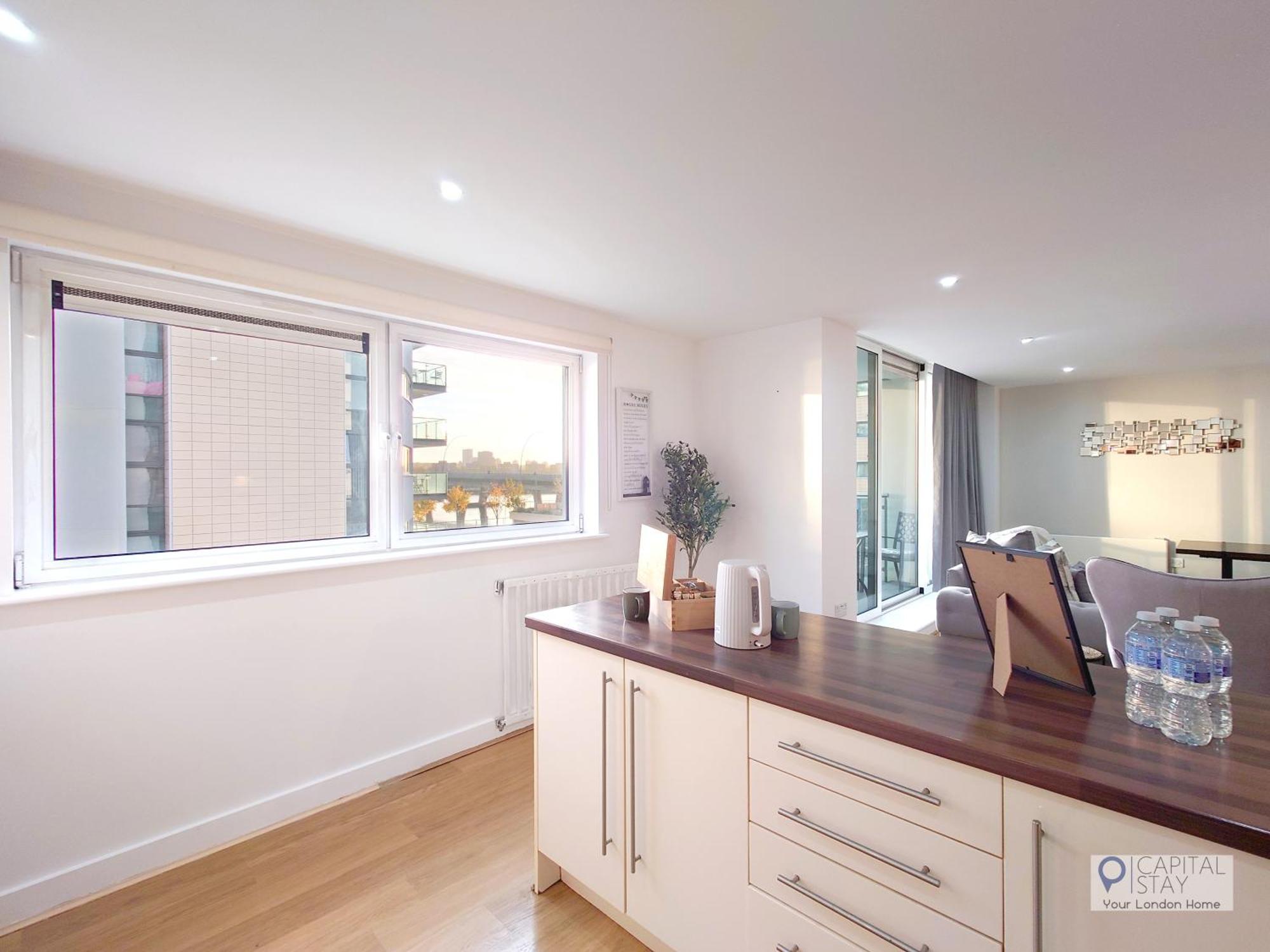 Free Parking - Serviced Two Bed London Docklands *