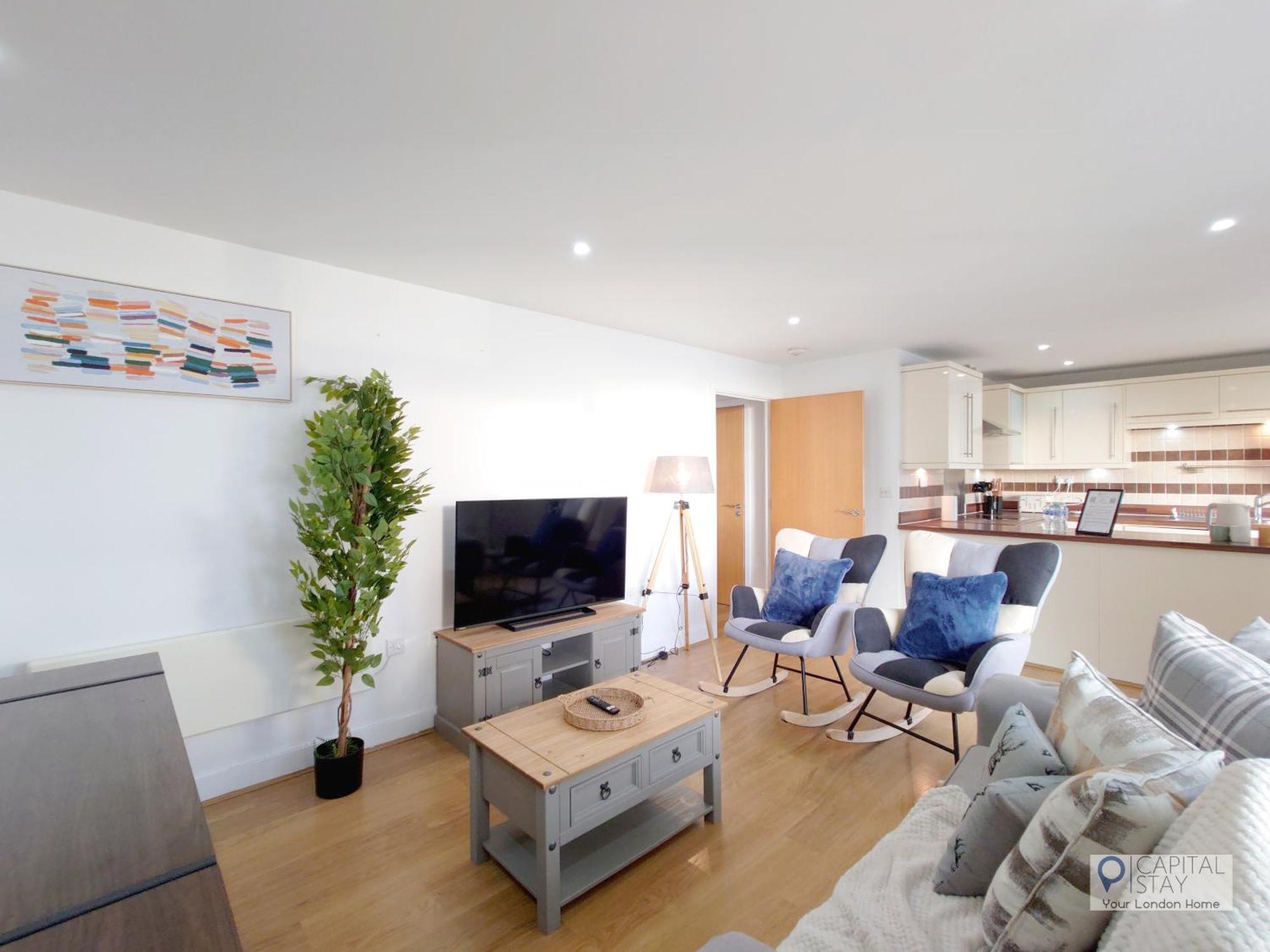 Free Parking - Serviced Two Bed London Docklands Apartment *