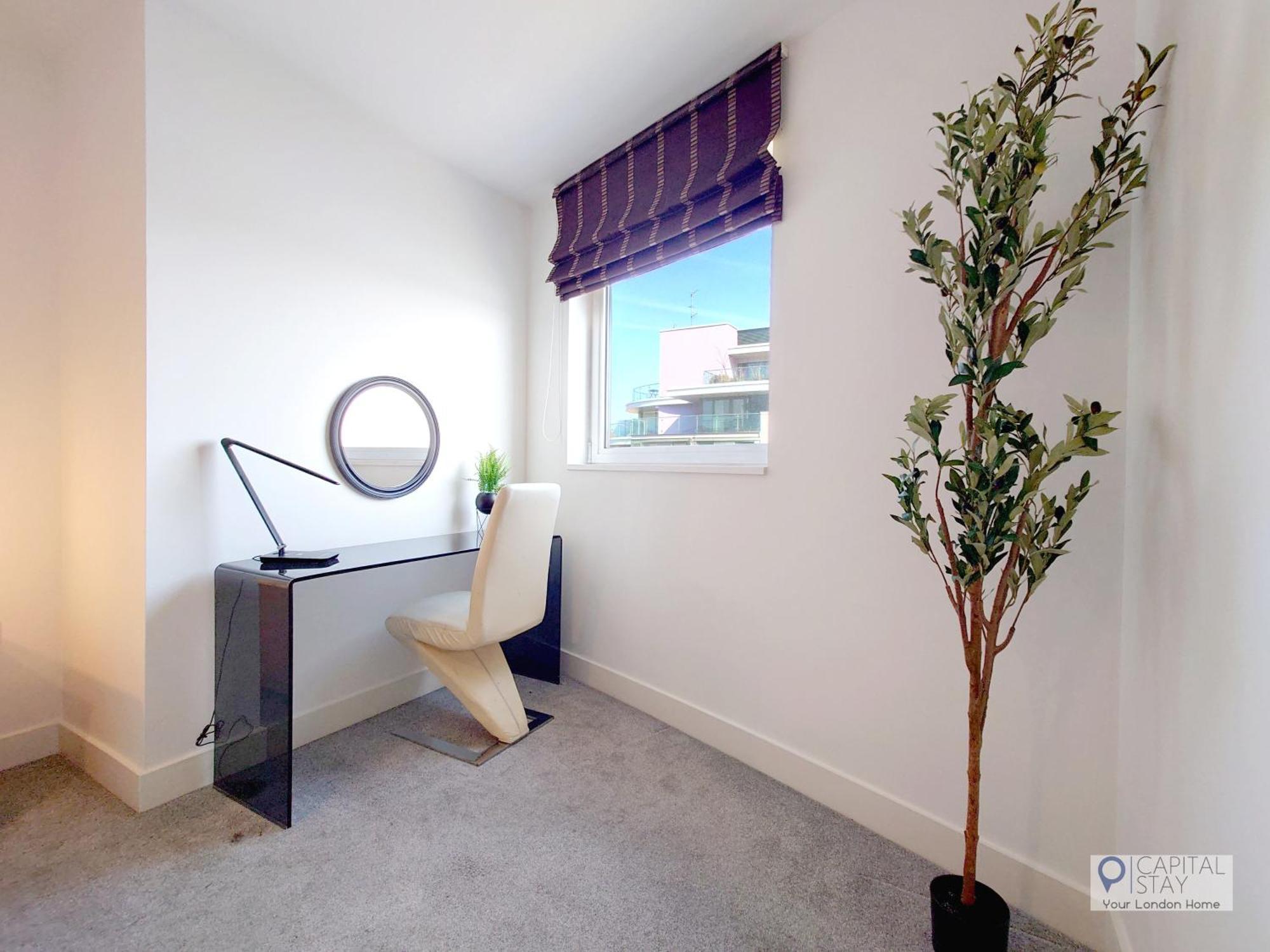 Free Parking - Serviced Two Bed London Docklands Beckton