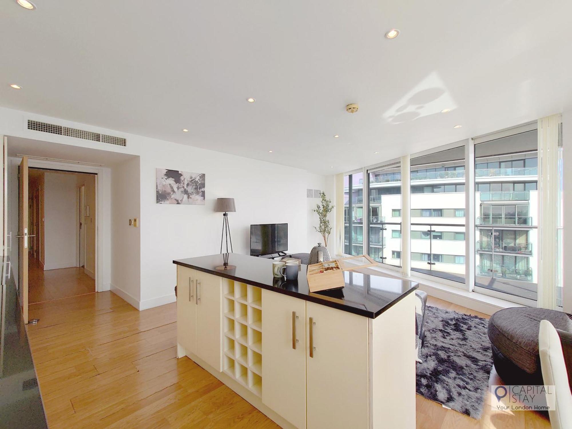 Free Parking - Serviced Two Bed London Docklands