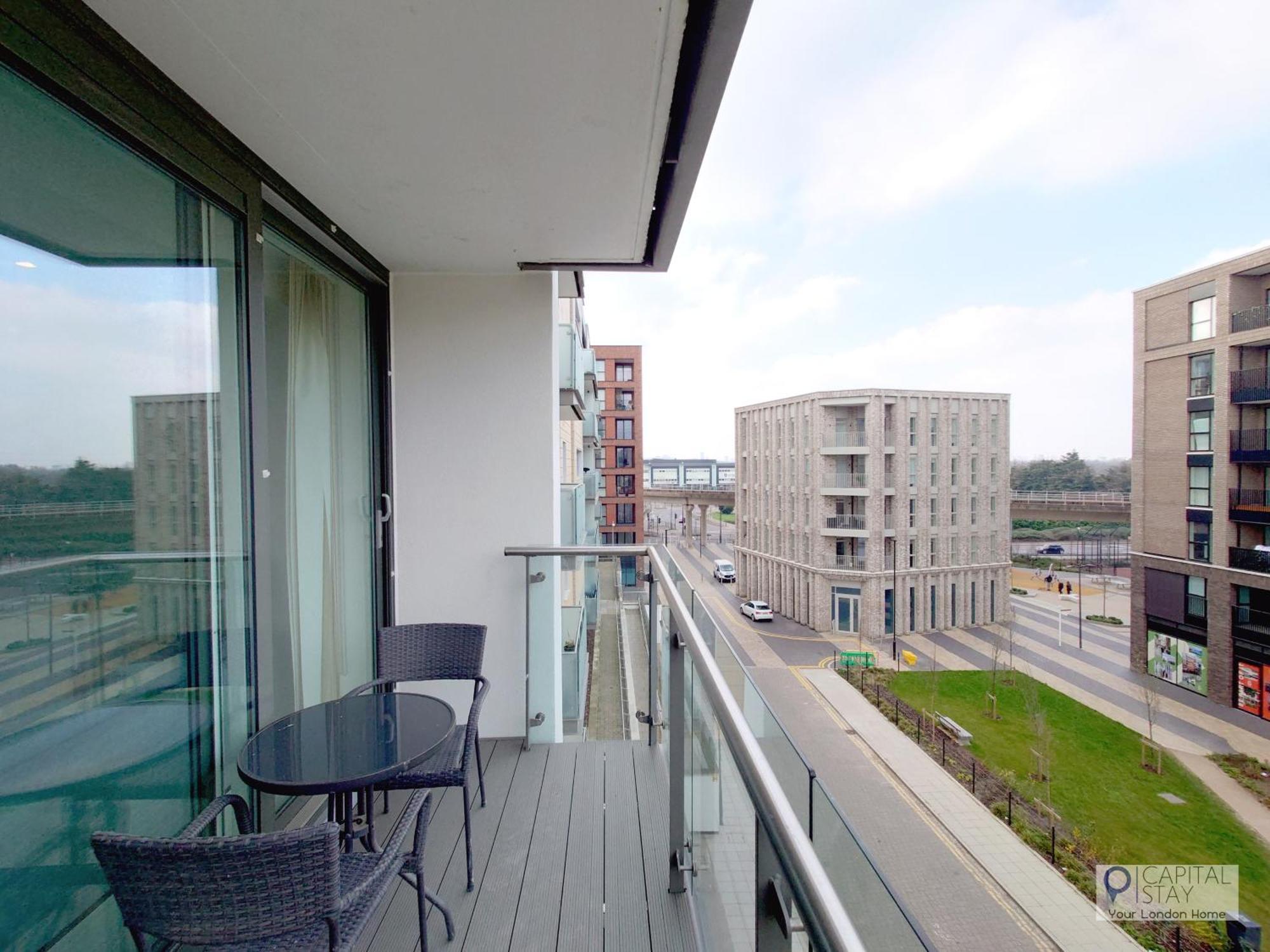Free Parking - Serviced Two Bed London Docklands * Beckton