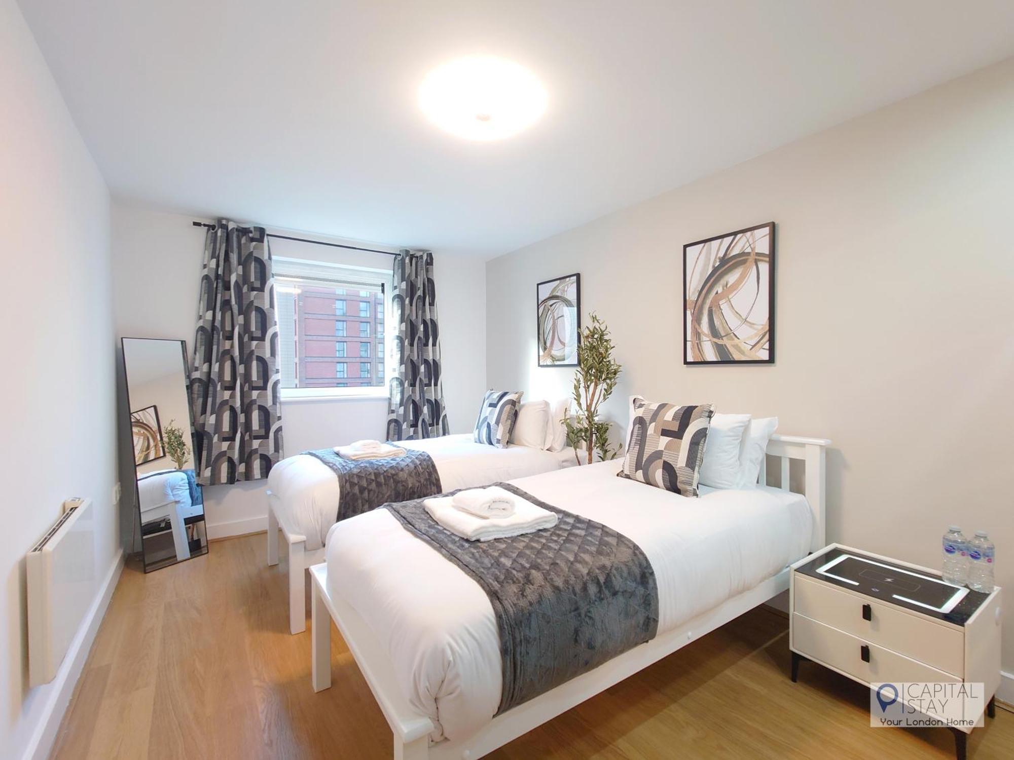 Free Parking - Serviced Two Bed London Docklands * Beckton